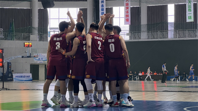 内蒙古农业大学阳光组篮球队在自治区大学生运动会中取得连胜佳绩