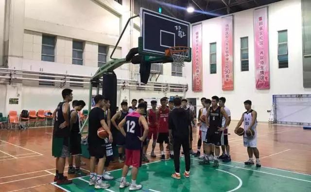 耐克高中联赛为什么只有一次_耐克高中生联赛有哪几个赛区_耐克高中联赛在哪里可以看
