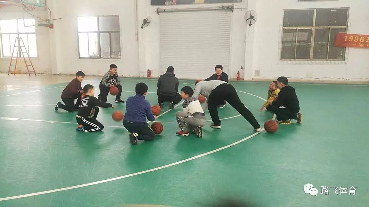篮球个人进攻技巧_篮球进攻技术训练_篮球个人进攻能力训练方法