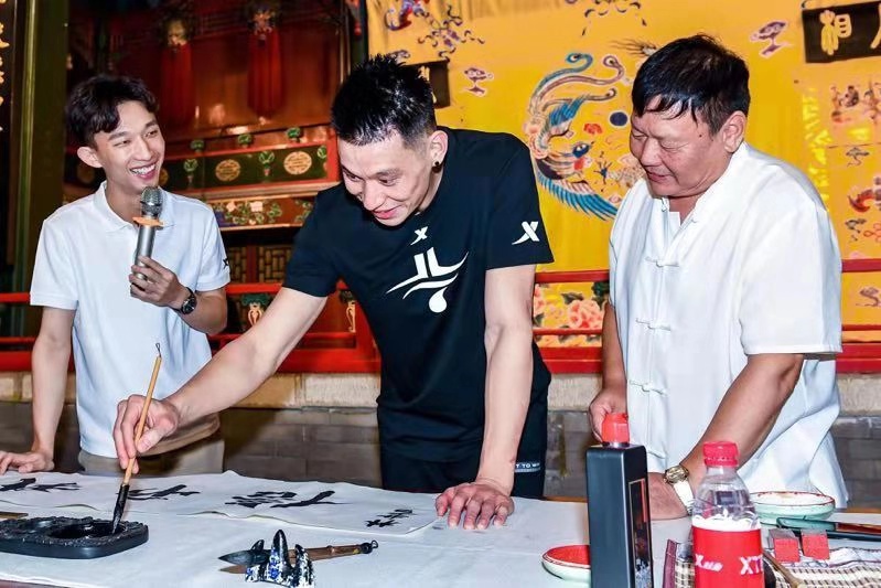 林书豪带总冠军奖杯来中国_林书豪有没有总冠军_有林书豪冠军没
