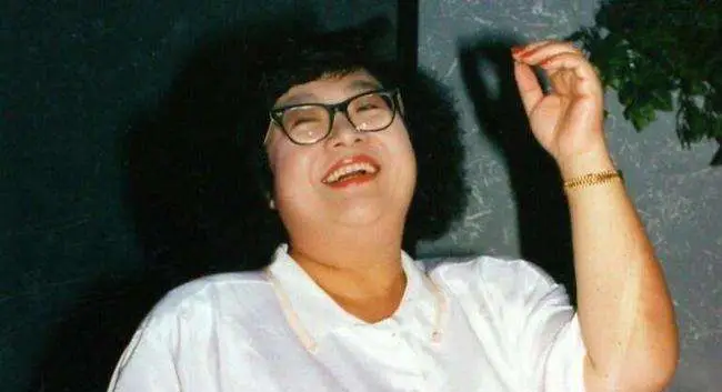 沈殿霞郑少秋天天吵架_沈殿霞逝世14周年纪念_郑欣宜回忆沈殿霞