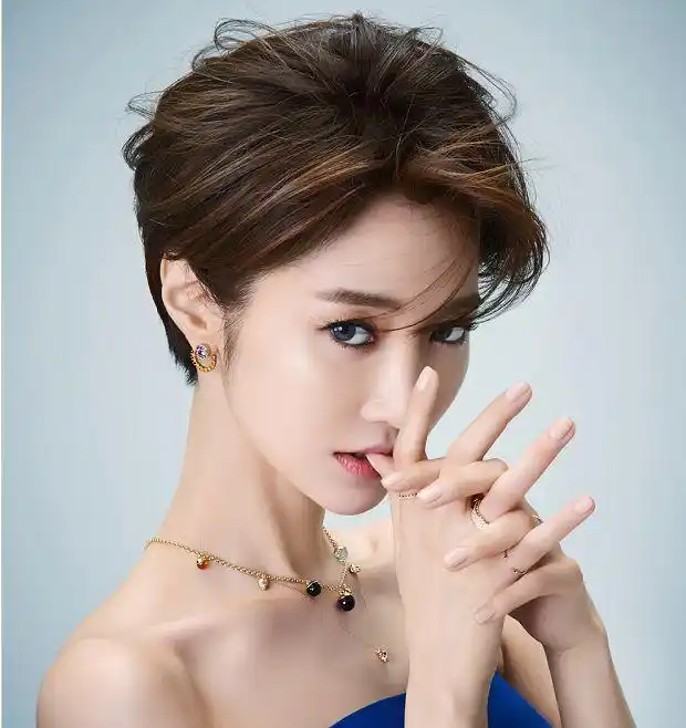 短发发型搭配_古力娜扎短发造型_古力娜扎丸子头图片