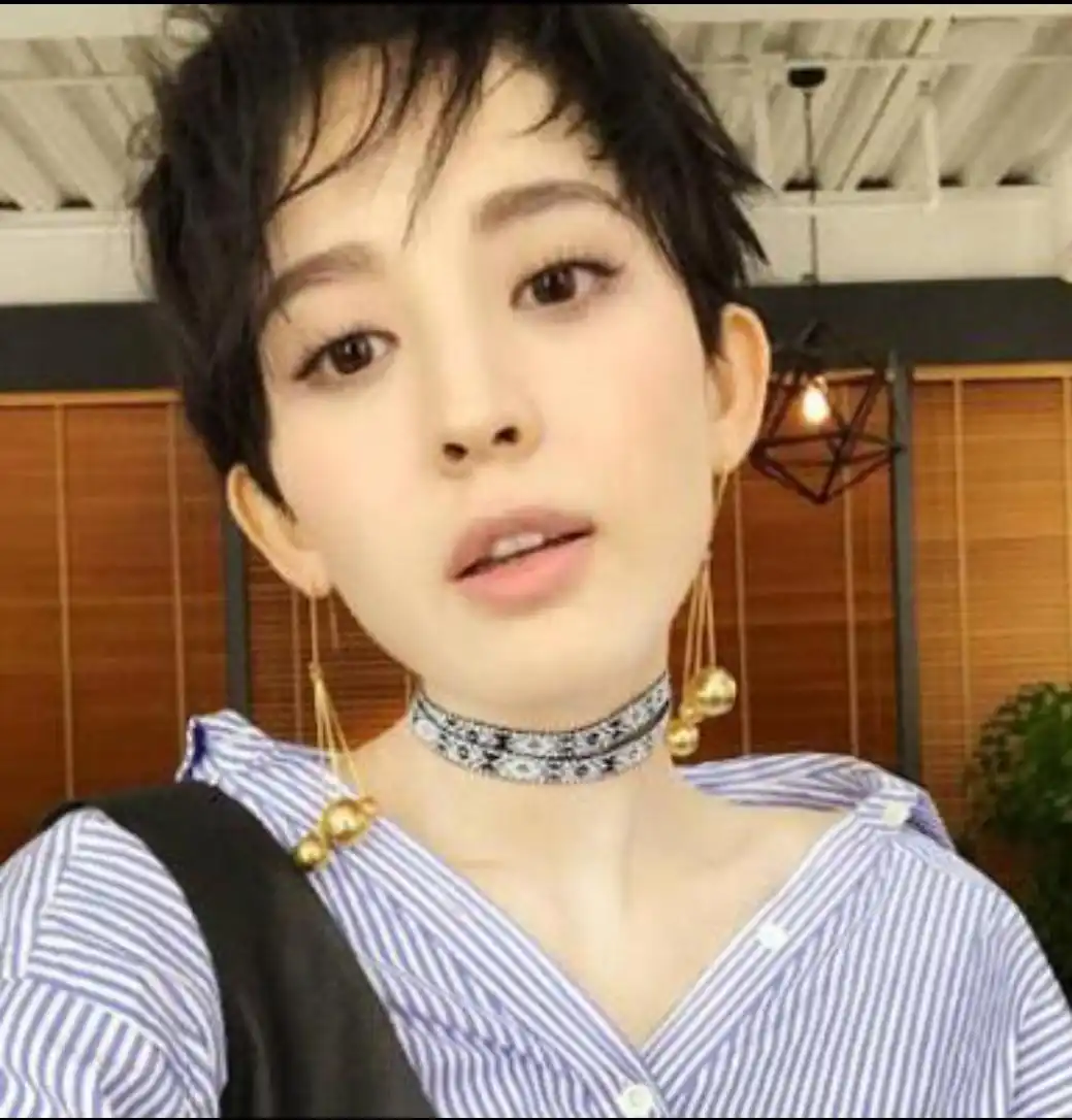 古力娜扎短发造型_古力娜扎丸子头图片_短发发型搭配
