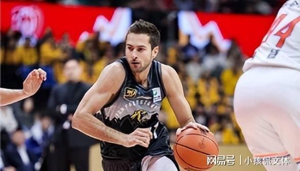 CBA外援注册政策_cba一个队有几个外援_广东宏远抢人大战