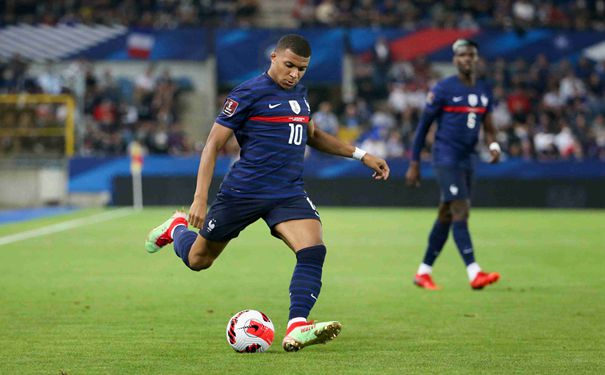 nba球星的女友_篮球明星高中恋情_NBA球星初恋女友