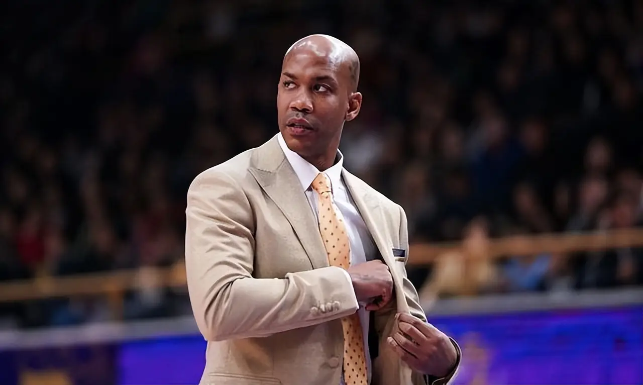马布里在cba工资_:马布里 NBA 生涯 CBA 职业生涯 马布里 CBA 薪资待遇 马布里 中国篮球 传奇