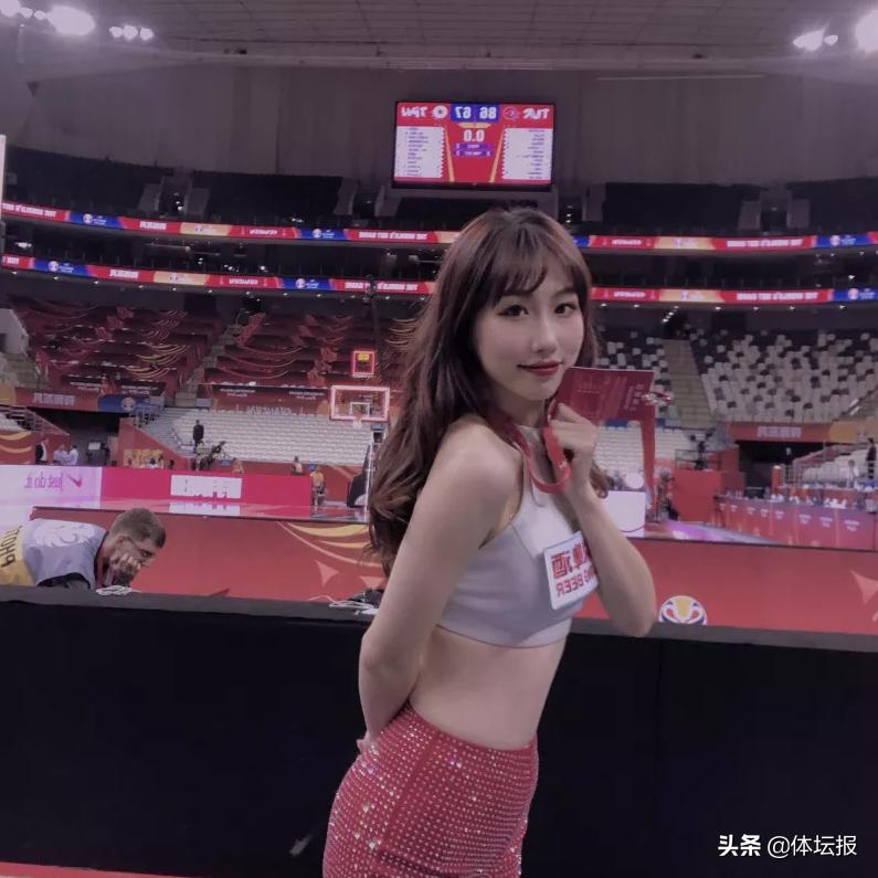 浙江蕞红啦啦队_CBA啦啦队大赛冠军_上海cba啦啦队