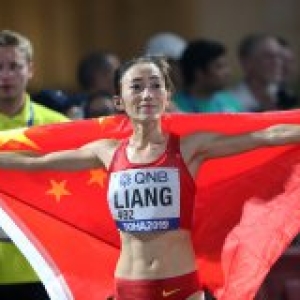 梁在多哈世界女子50公里竞走比赛中领先中国1-