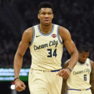 NBA常规赛高清直播：雄鹿vs活塞 字母哥庄神内线