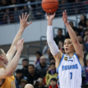 CBA季前赛直播：北京首钢vs江苏男篮 林书豪能否