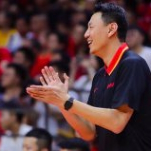中国男篮12人名单难产！李楠遇4选2难题，带这两