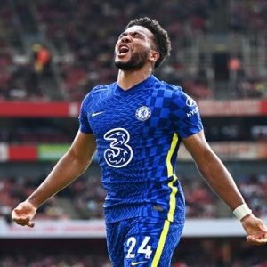 科比·布莱恩特：24号传奇！拼搏精神永存，致敬篮球巨星