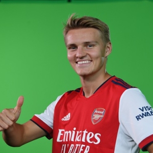 现役谁有望被三支球队退役球衣？詹姆斯机会大，伦纳德也有可能性