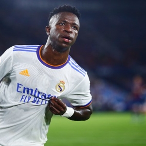 4队大交易方案出炉：詹姆斯如愿加盟勇士，