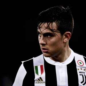 CBA裁判争议不断，赛场闹剧频出，比NBA裁判还抢戏？