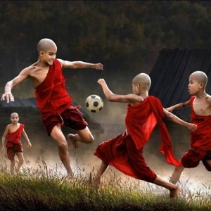 NBA天赋陨落之谜拜纳姆最年轻纪录背后的伤病与自我毁灭之路